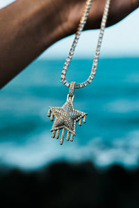 Drippy Star Pendant in Yellow Gold