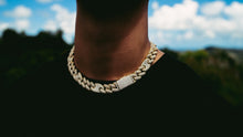 Load image into Gallery viewer, 16MM Cuban Link Chain Bust Down